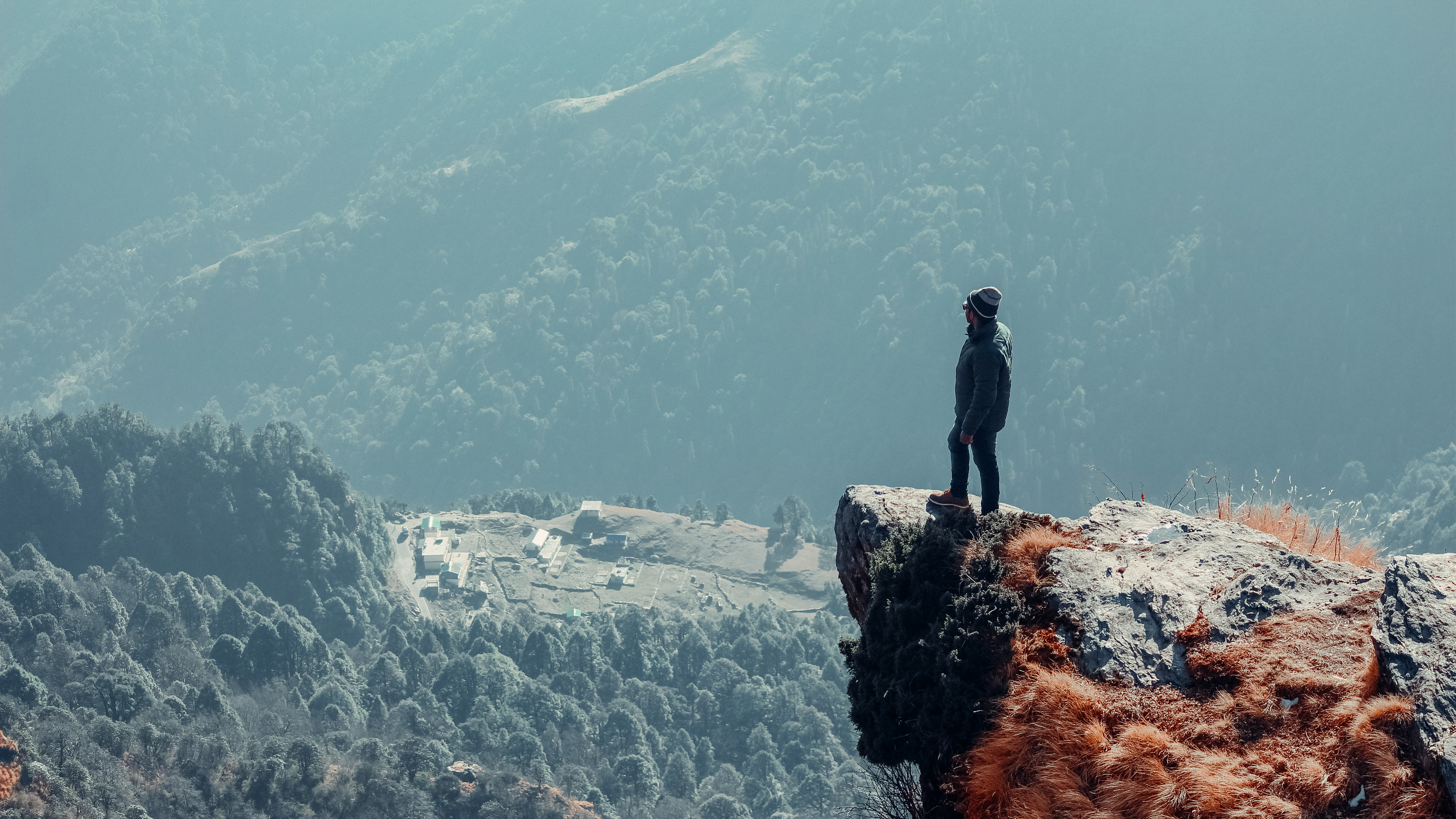 Pessoa activa a seguir uma rotina de bem-estar saudável